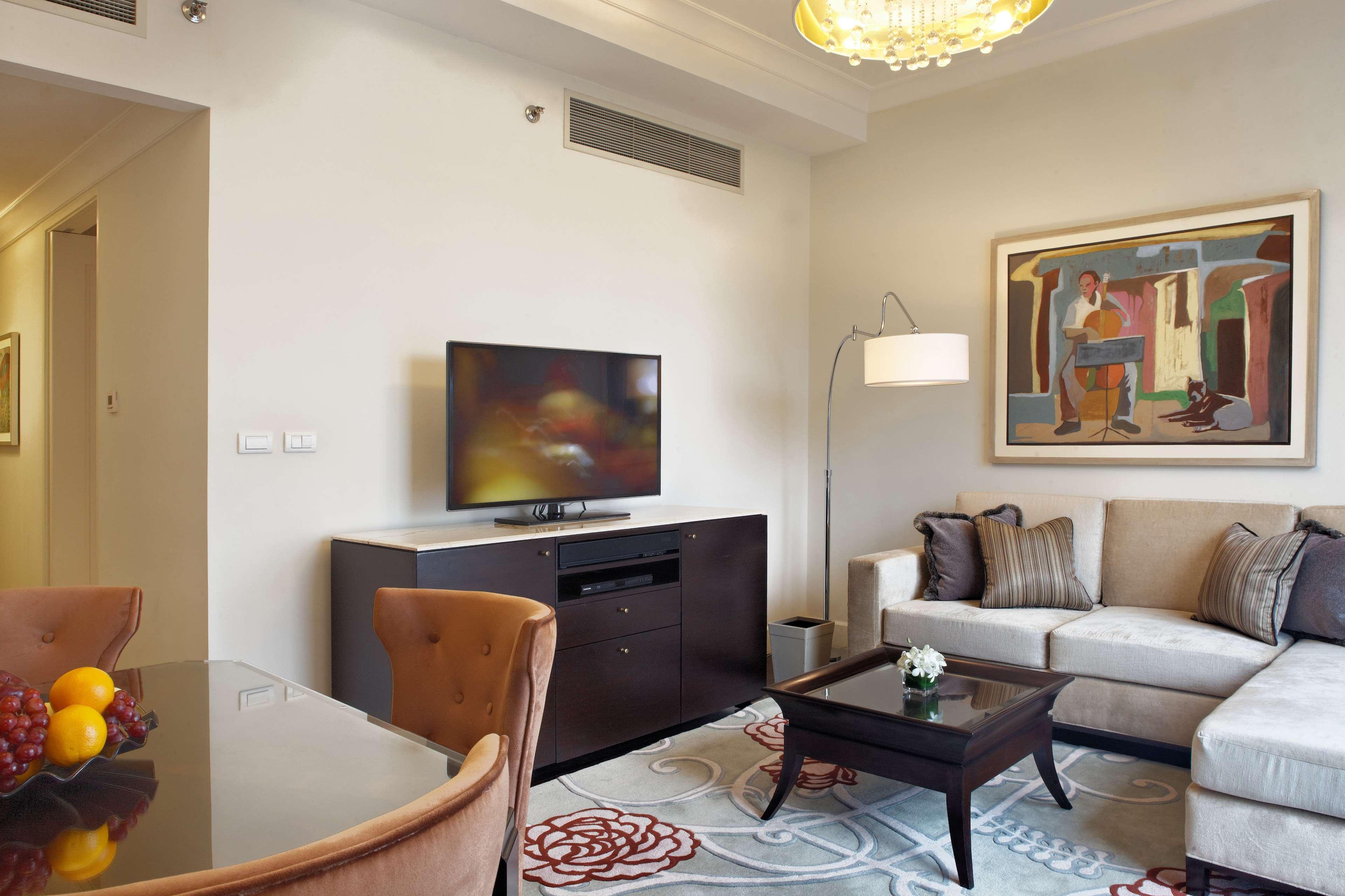 Готель Raffles Makati Makati City Екстер'єр фото