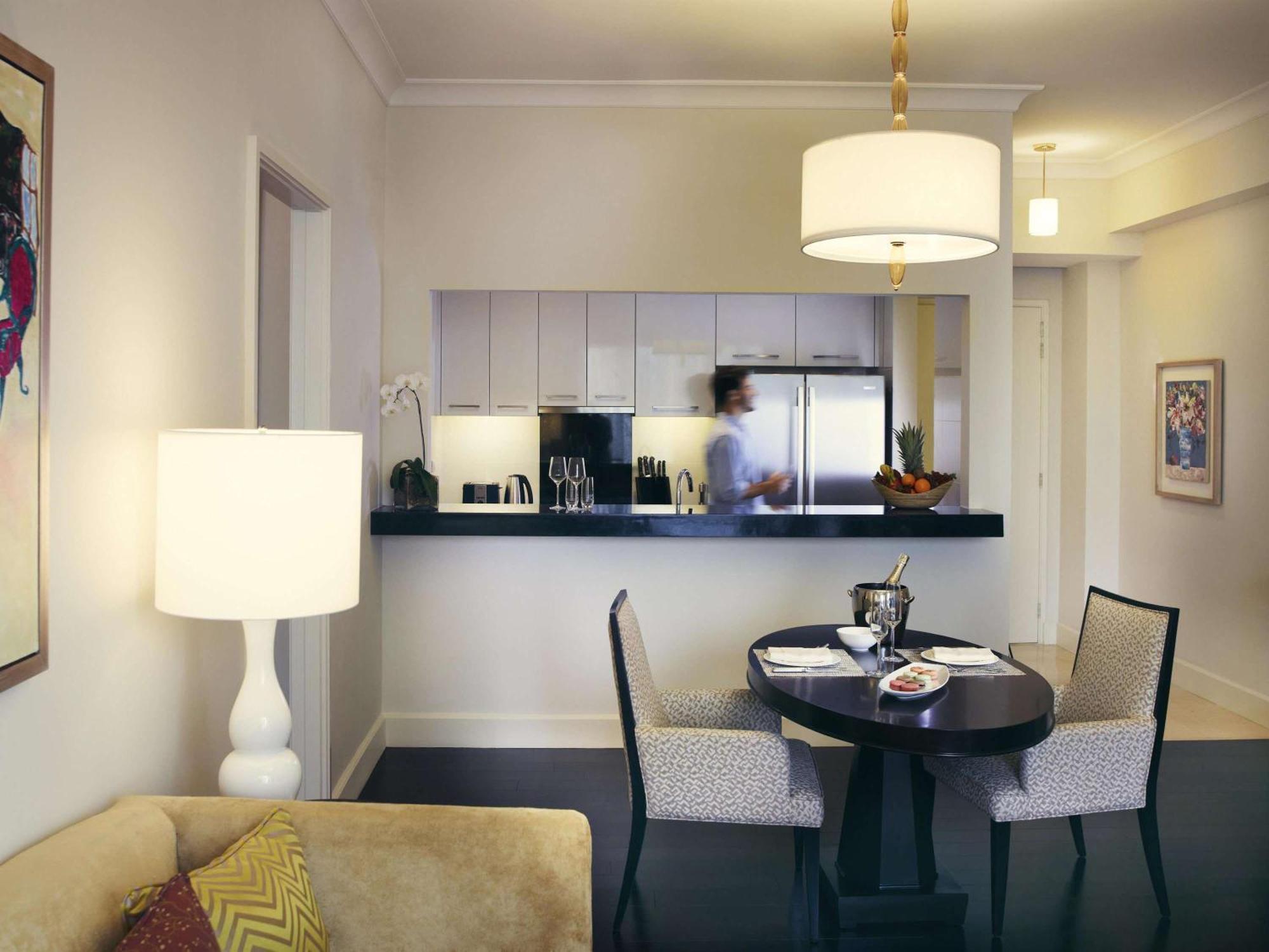 Готель Raffles Makati Makati City Екстер'єр фото
